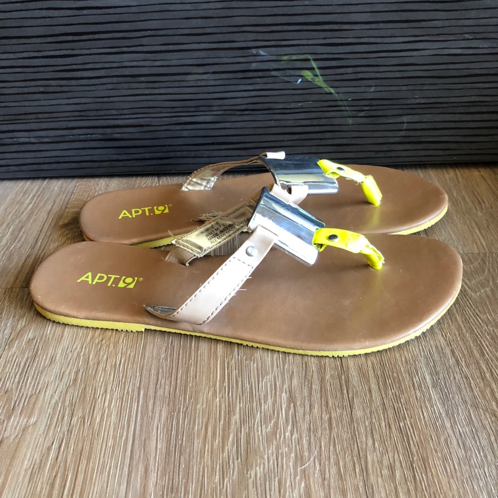 Sandals - Picture 2 of 3